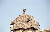 Orchha - the Jahangir Mahal Palace, chattris 